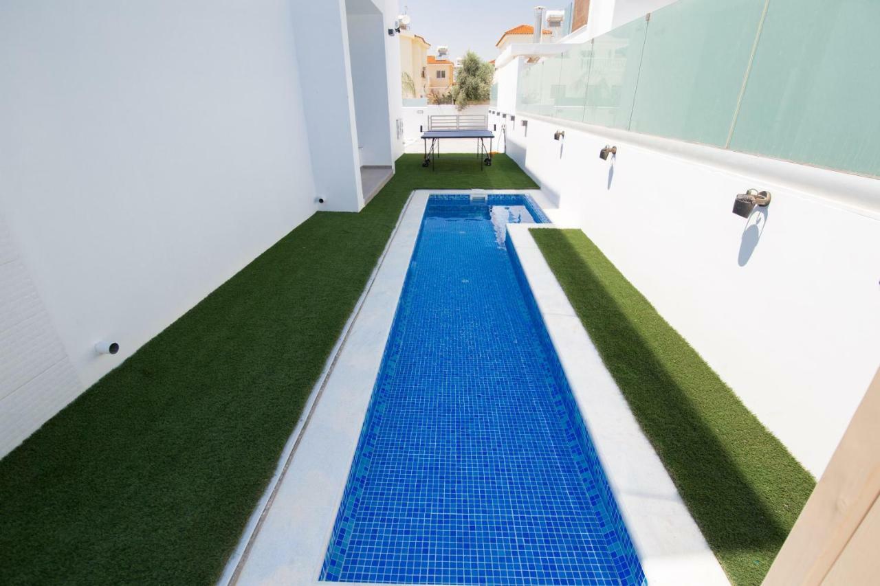 Villa Lynn Boutique Beachfront アヤナパ エクステリア 写真