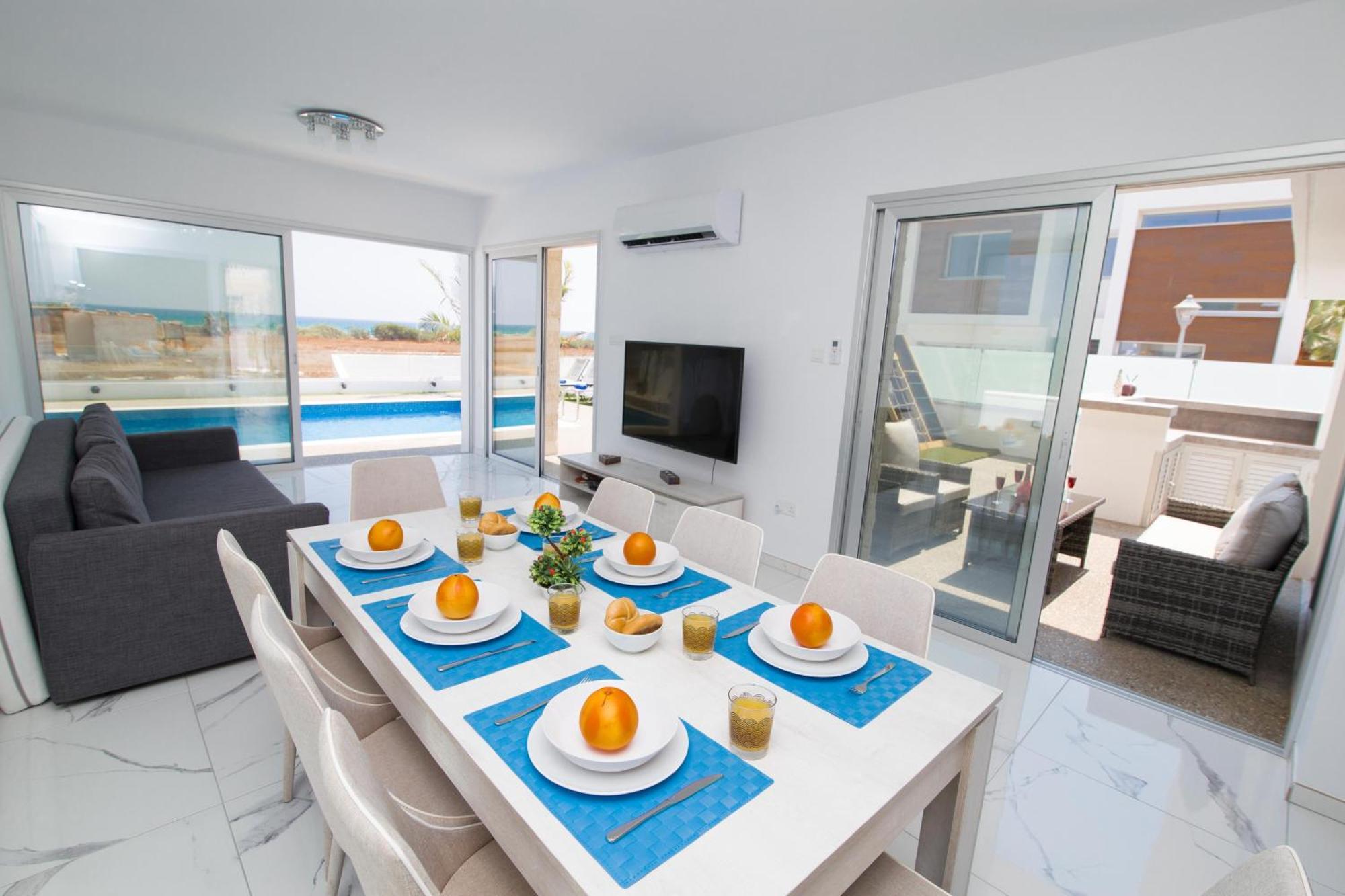 Villa Lynn Boutique Beachfront アヤナパ エクステリア 写真